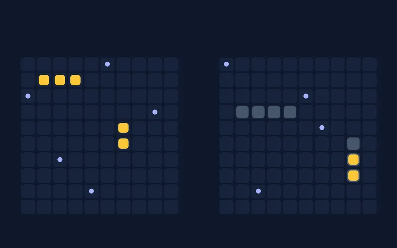 Écran de bataille navale : deux grilles 10×10 sombres, des impacts ambre, des tirs manqués indigo et un navire slate visible.