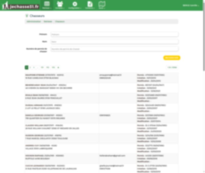 Administration : liste des chasseurs inscrits avec informations de contact et statut.