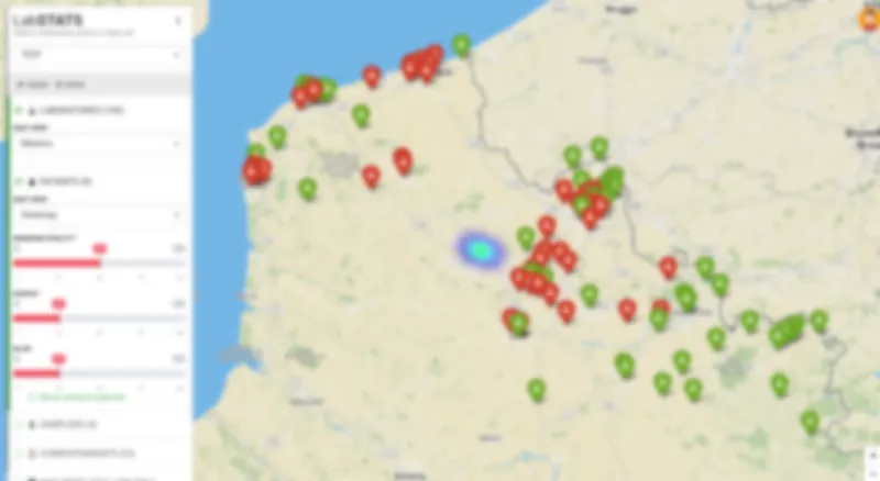 Carte interactive : marqueurs de laboratoires (rouge = concurrents, vert = réseau), carte de chaleur des patients et panneau de couches.