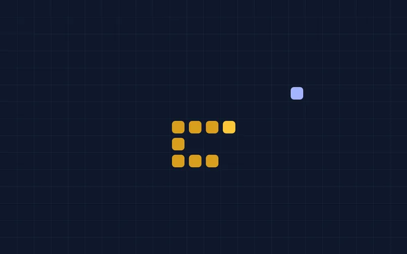Écran de jeu Snake : un serpent ambre sur une grille sombre et un fruit à attraper.