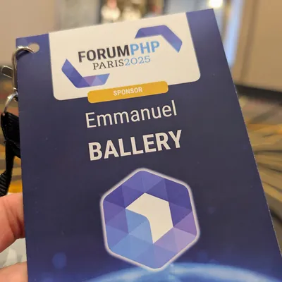 Badge sponsor Emmanuel BALLERY au Forum PHP Paris 2025
